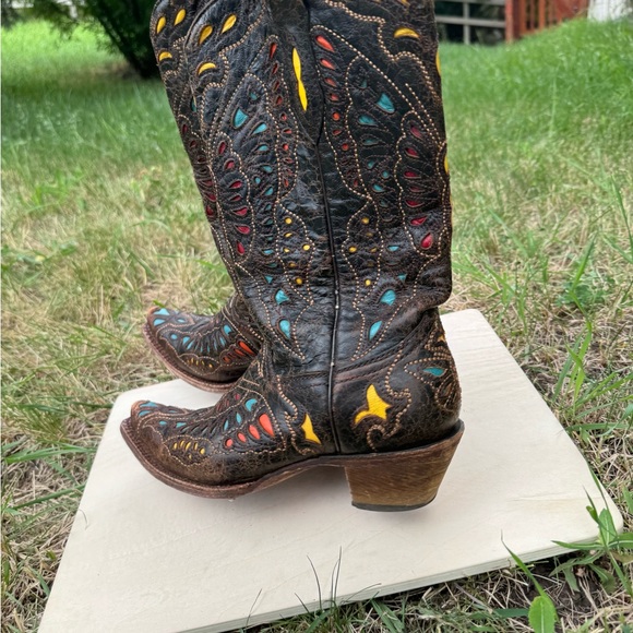 Corral Vintage Butterfly Inlay Boots - Picture 6 of 9